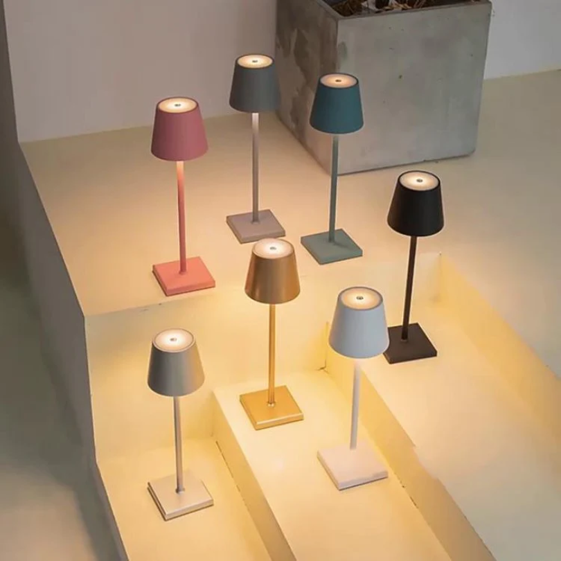 Elegant Trådlös LED Bordslampa – Stilfull Belysning
