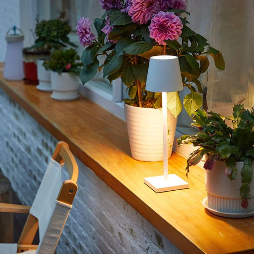 Elegant Trådlös LED Bordslampa – Stilfull Belysning