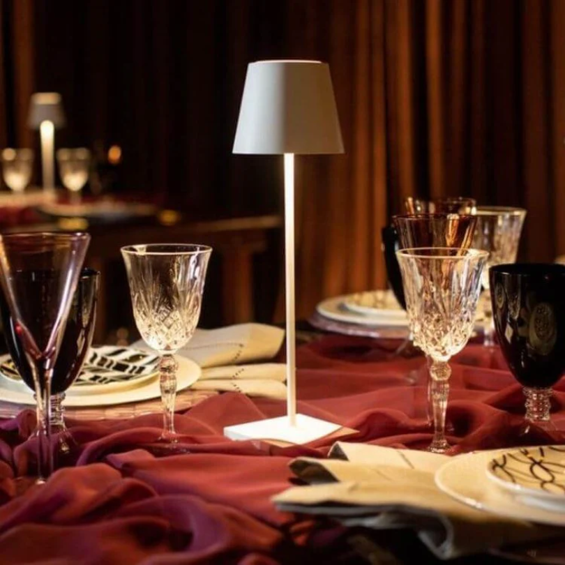 Elegant Trådlös LED Bordslampa – Stilfull Belysning