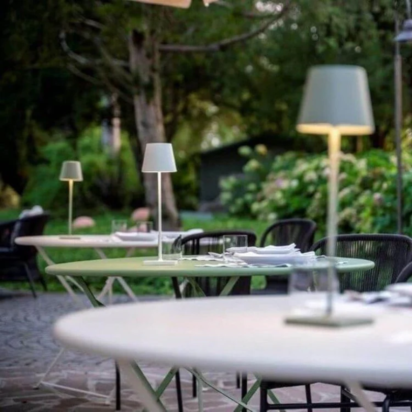 Elegant Trådlös LED Bordslampa – Stilfull Belysning