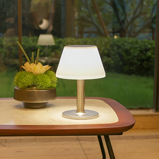 Stilren Solenergidriven Bordslampa för Utomhusbruk