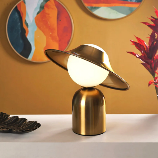 LUXELITE Elegant Gul Metall Bordslampa – Lyxig & Stilren Belysning