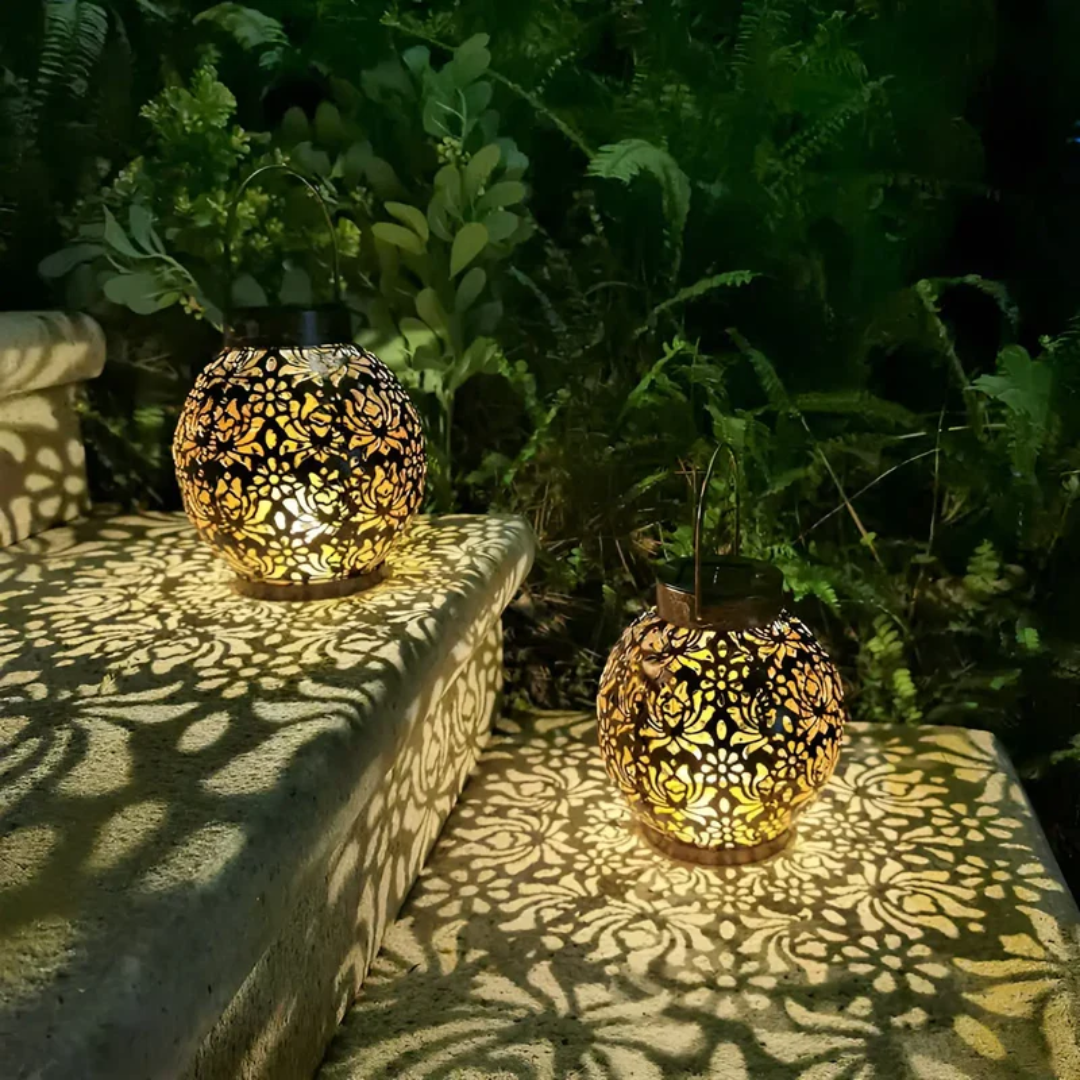 Elegant Solhängande Trädgårdslampa – Energieffektiv & Väderbeständig