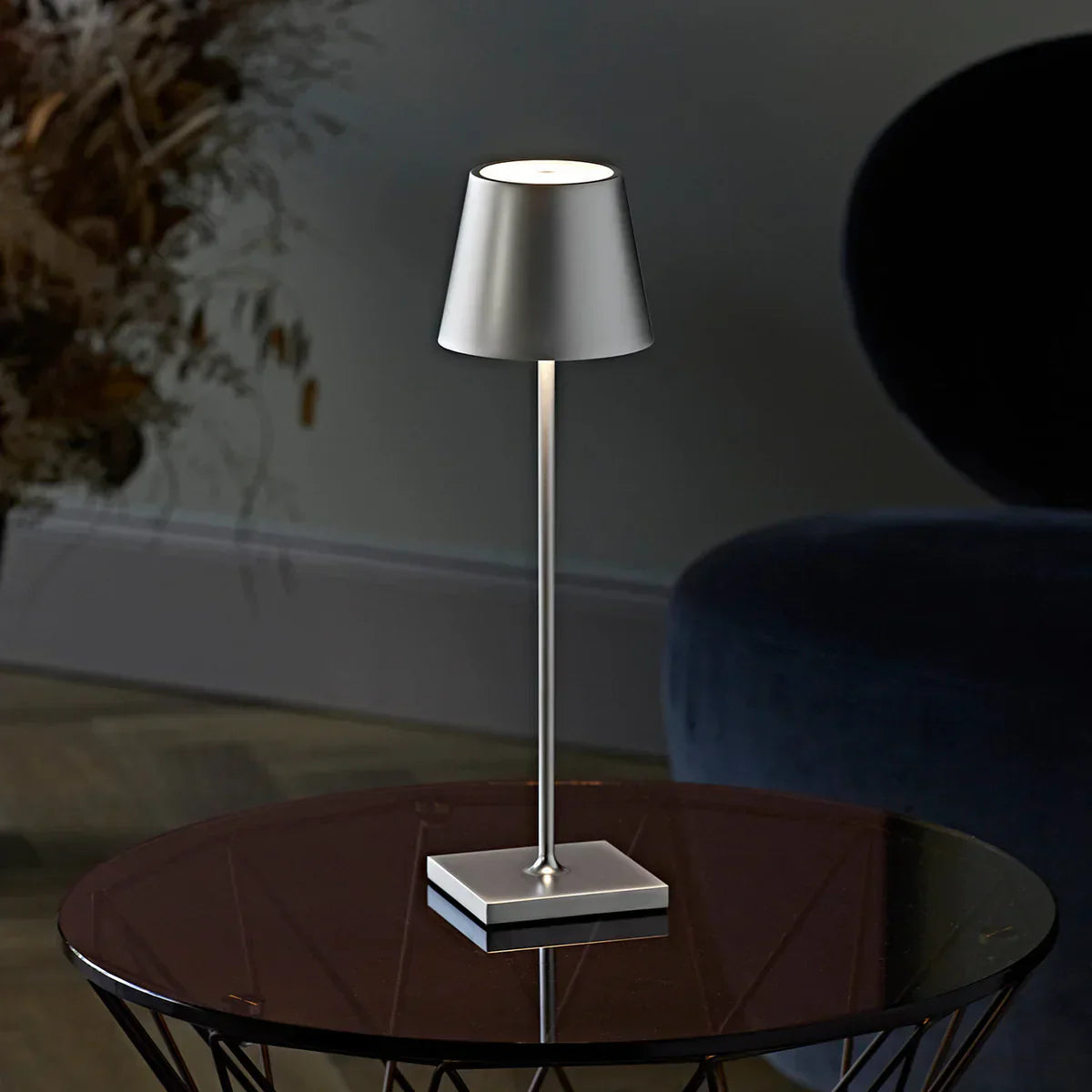Modern Dimbar Bordslampa med Touchkontroll – Stilren & Trådlös