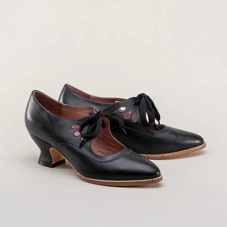 Tidlösa Eleganta Edwardianska Lädreskor Dam