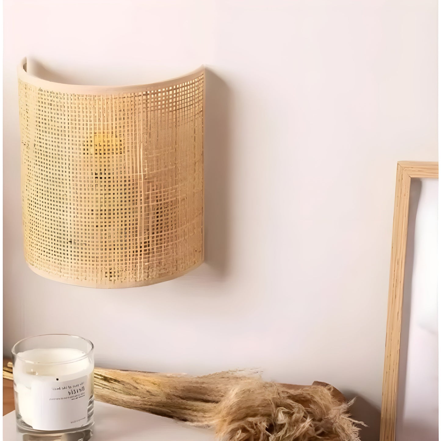Handvävd Rattan Vägglampa – Naturlig Elegans